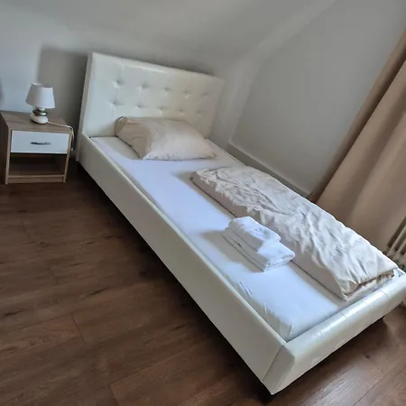 Zentrales, Charmantes An Der Universitaetsklinik Homestay *